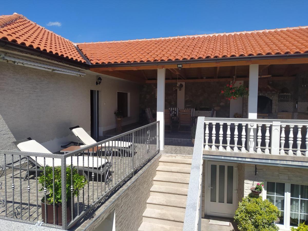 Apartma Tomic