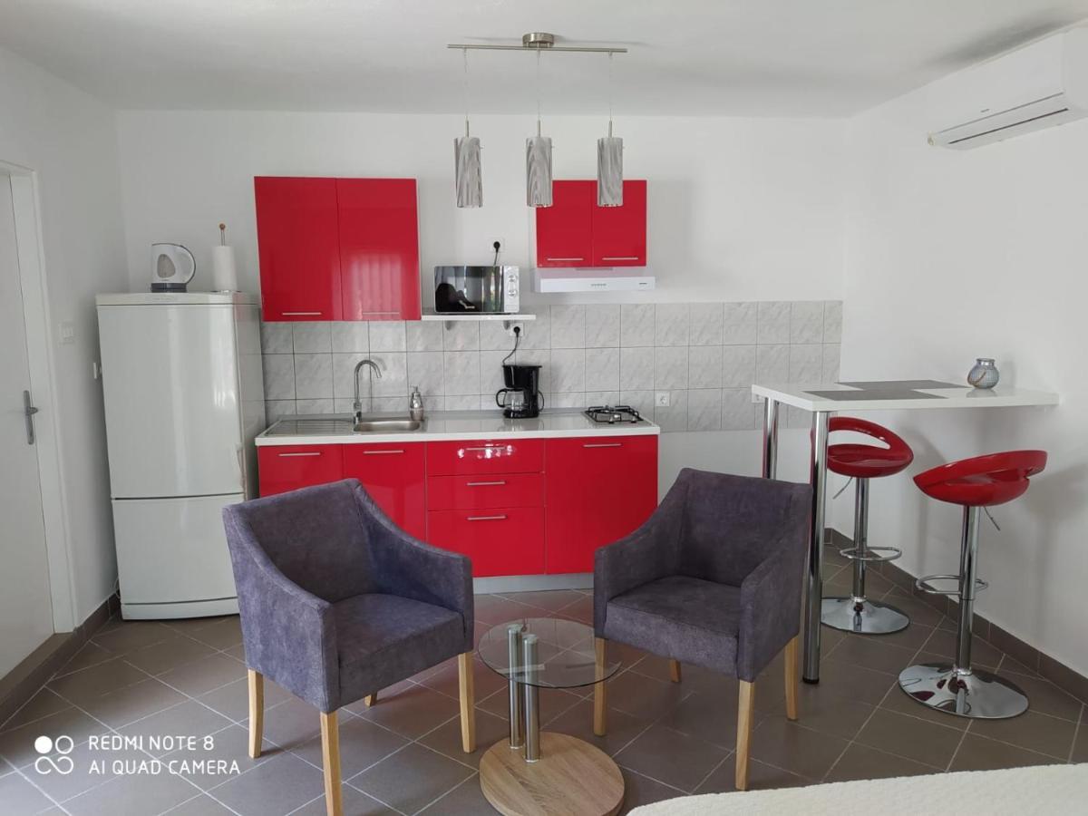 Apartment Tomic *