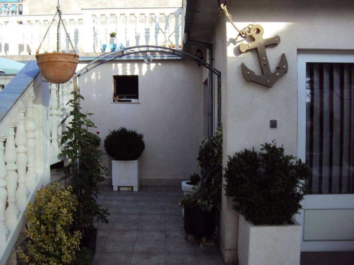 Apartment Tomic Novi Vinodolski